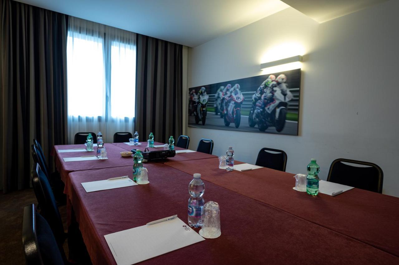 Best Western Plus Hotel Monza E Brianza Palace Чинізелло-Бальсамо Екстер'єр фото